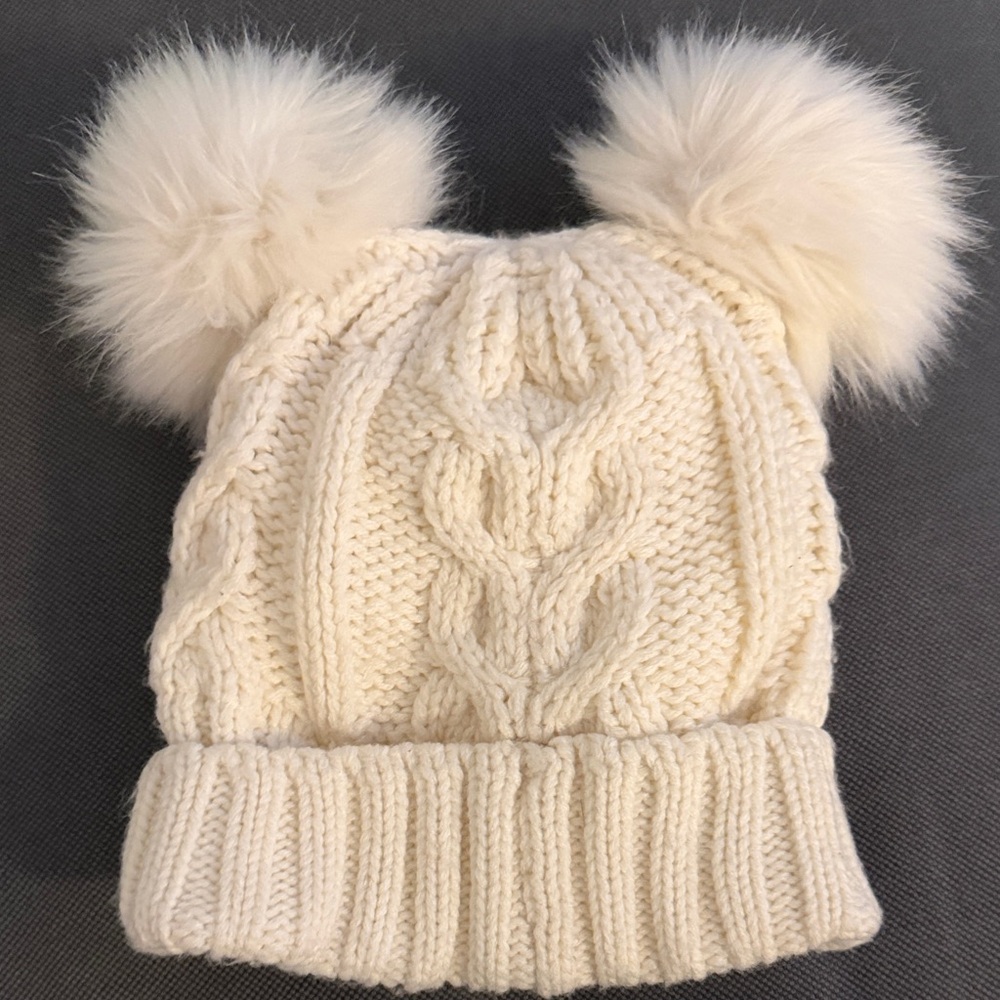GAP Cream Knit Hat with Pom-Poms - like new size 3-5 years